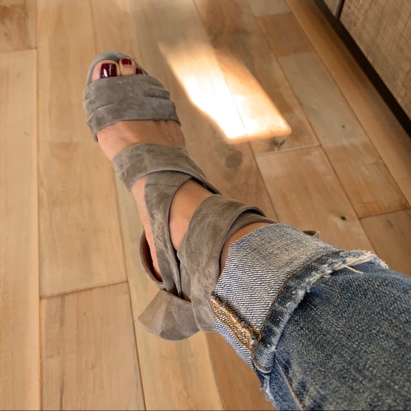 Raye - Picture 4 of 5